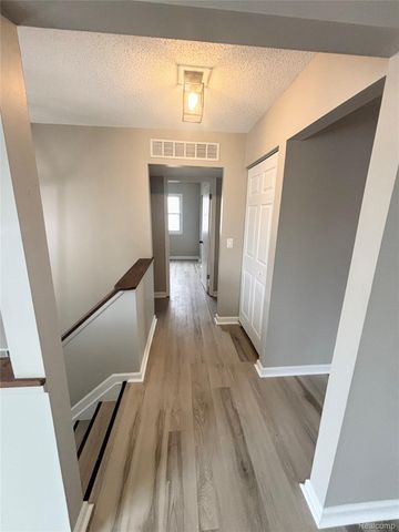 8644 Lillian Drive, Berlin Charter Township, MI 48166