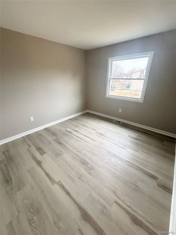 8644 Lillian Drive, Berlin Charter Township, MI 48166