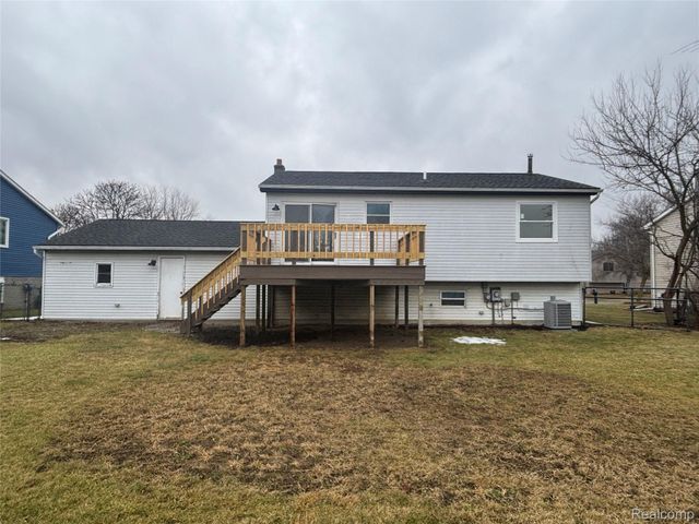 8644 Lillian Drive, Berlin Charter Township, MI 48166