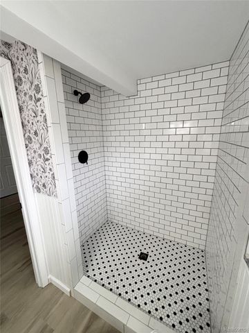 8644 Lillian Drive, Berlin Charter Township, MI 48166