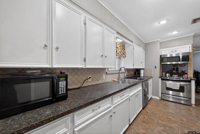 813 E Clinton Avenue, Athens, TX 75751