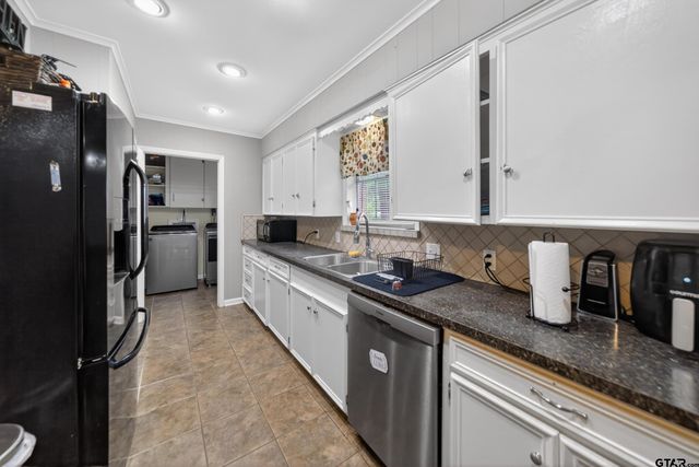 813 E Clinton Avenue, Athens, TX 75751
