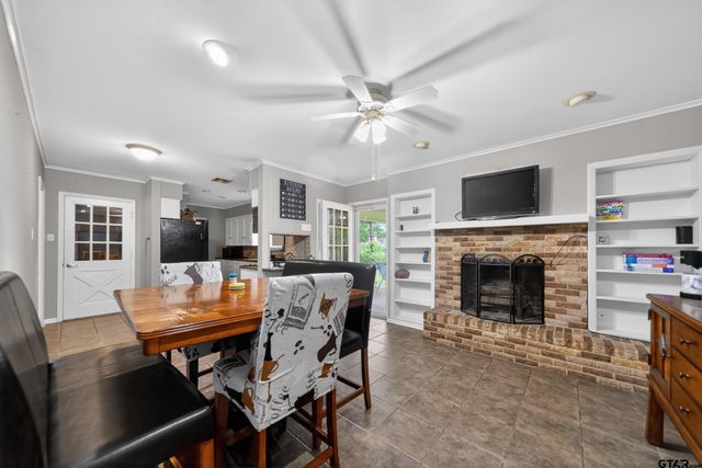 813 E Clinton Avenue, Athens, TX 75751
