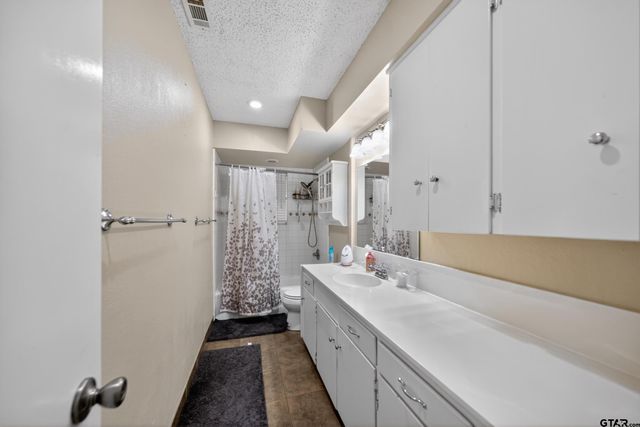 813 E Clinton Avenue, Athens, TX 75751
