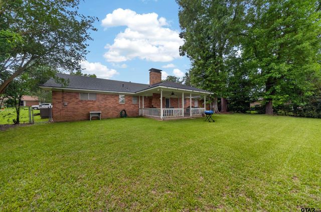 813 E Clinton Avenue, Athens, TX 75751