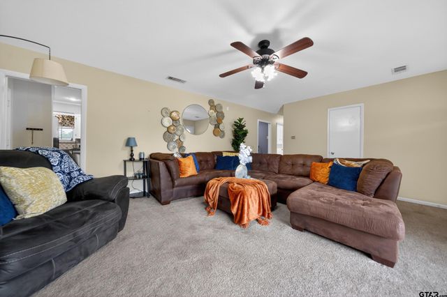 813 E Clinton Avenue, Athens, TX 75751