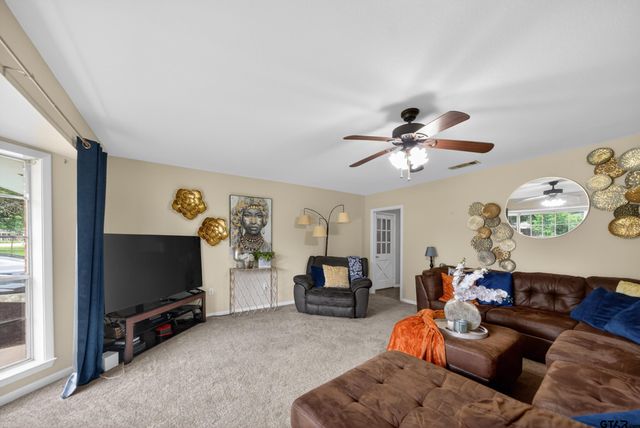 813 E Clinton Avenue, Athens, TX 75751