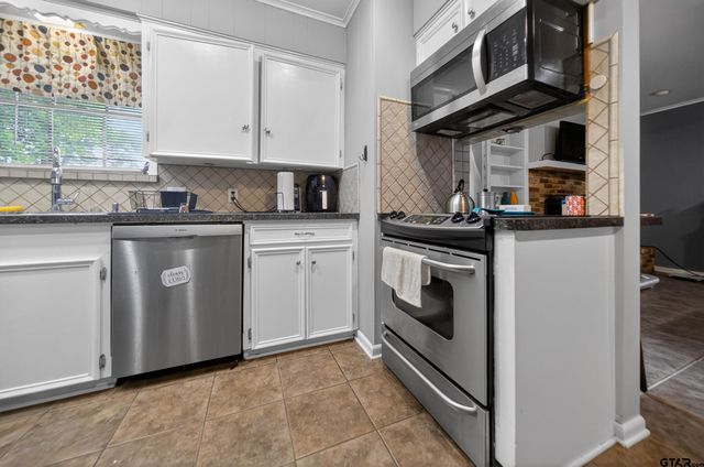 813 E Clinton Avenue, Athens, TX 75751