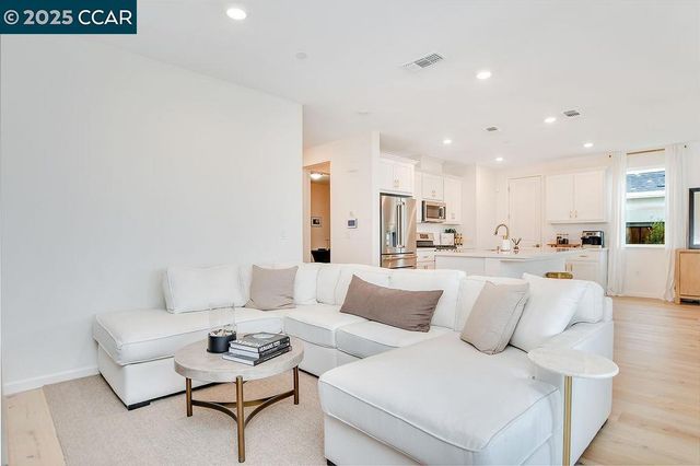 3287 Delta Coves Dr, Bethel Island, CA 94511