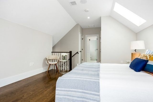 10 Brook St 1, Somerville, MA 02145