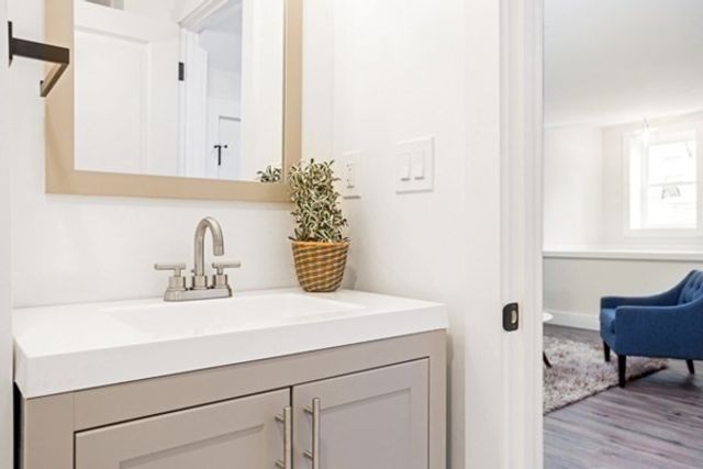 10 Brook St 1, Somerville, MA 02145