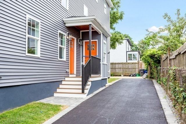 10 Brook St 1, Somerville, MA 02145