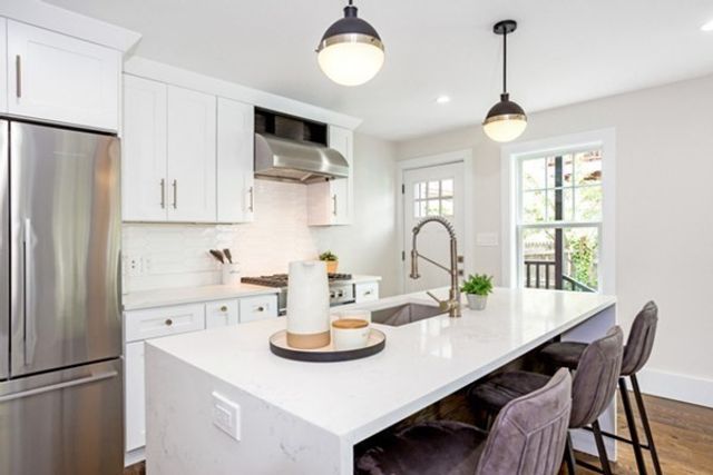 10 Brook St 1, Somerville, MA 02145