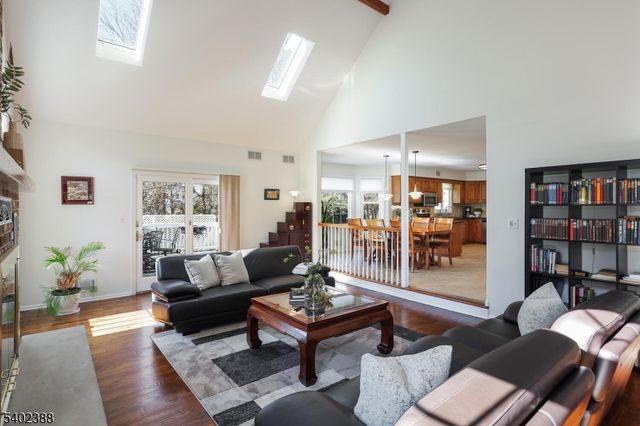 8 Bronson Way, Montgomery Twp., NJ 08558