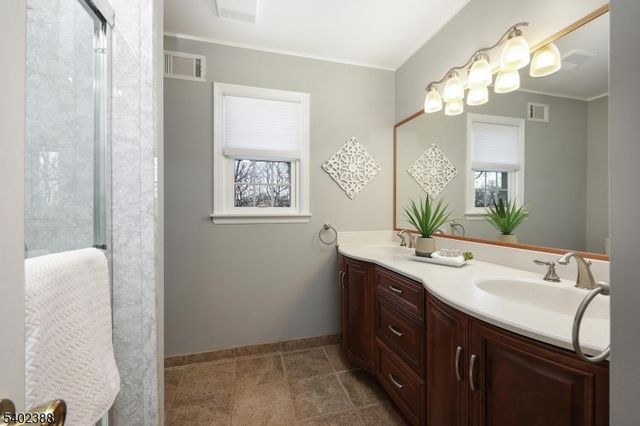 8 Bronson Way, Montgomery Twp., NJ 08558