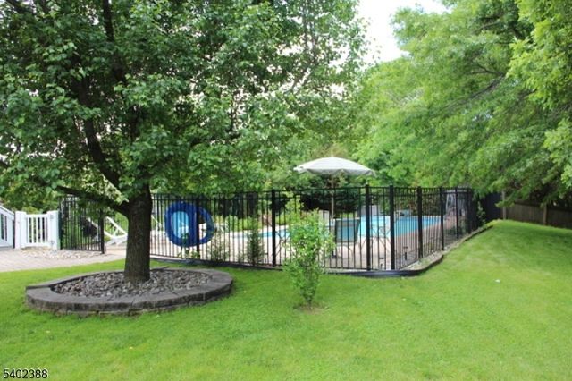 8 Bronson Way, Montgomery Twp., NJ 08558