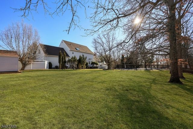 8 Bronson Way, Montgomery Twp., NJ 08558