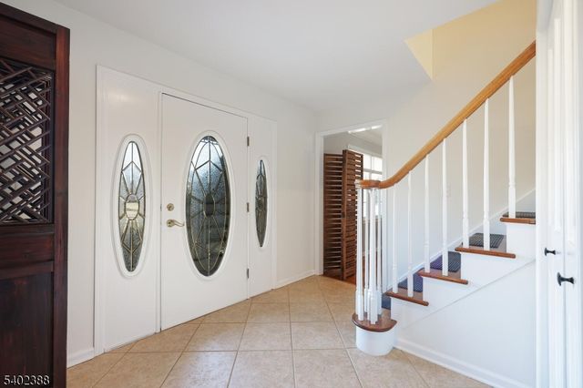 8 Bronson Way, Montgomery Twp., NJ 08558