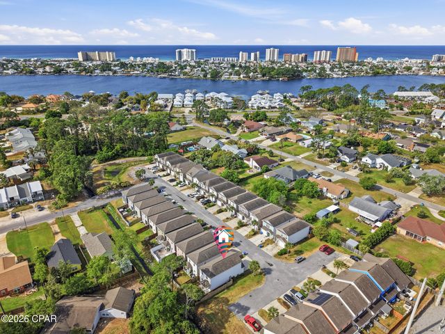 2415 Causeway Manor Court, Panama City, FL 32408