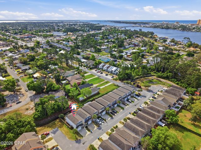 2415 Causeway Manor Court, Panama City, FL 32408