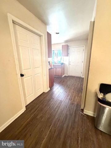 5314 DIX ST NE, Washington, DC 20019
