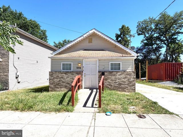 5314 DIX ST NE, Washington, DC 20019