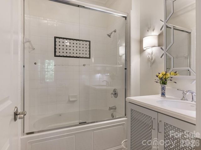9146 Heydon Hall Circle, Charlotte, NC 28210