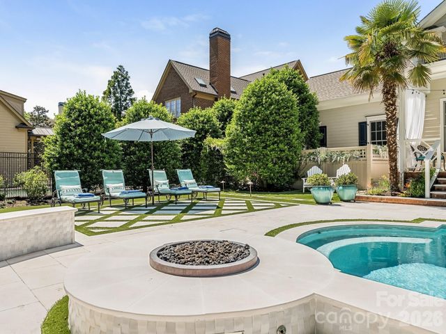9146 Heydon Hall Circle, Charlotte, NC 28210