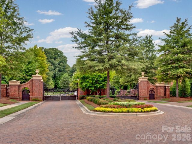 9146 Heydon Hall Circle, Charlotte, NC 28210