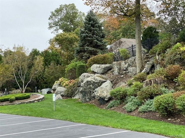 51 Winding Ridge Road, White Plains, NY 10603