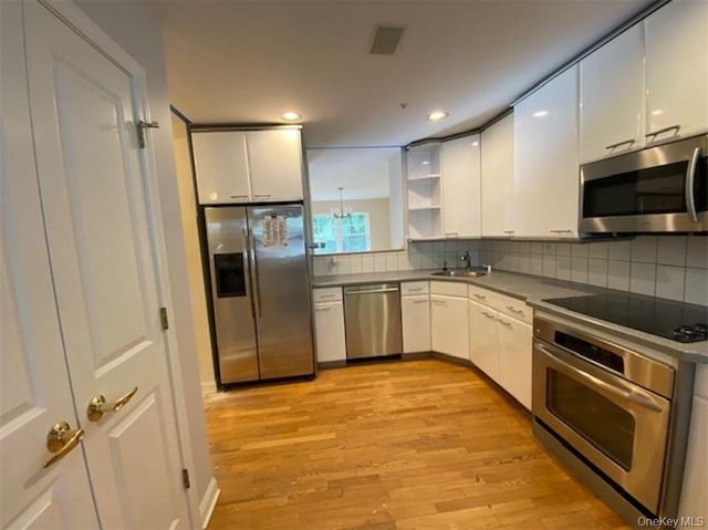 51 Winding Ridge Road, White Plains, NY 10603