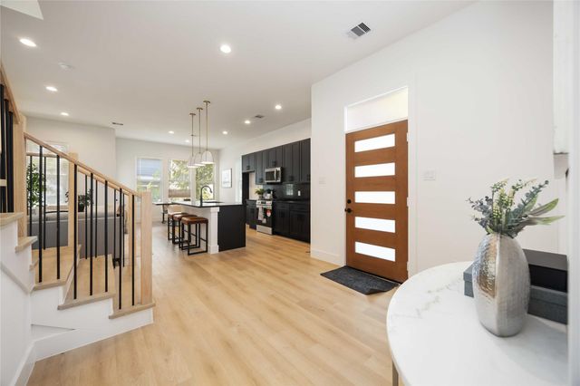 3323 Rogers St, Houston, TX 77022