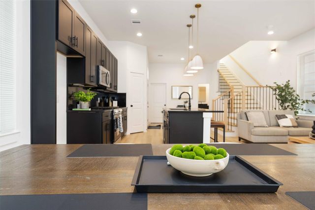 3323 Rogers St, Houston, TX 77022