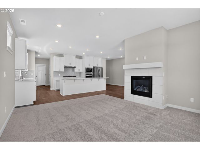 16810 Sw LORIKEET Ln, Beaverton, OR 97007