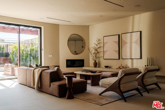 3951 Marcasel Avenue, Los Angeles, CA 90066