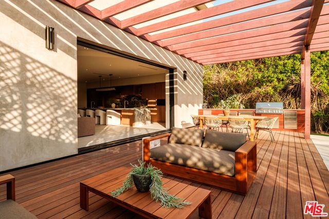 3951 Marcasel Avenue, Los Angeles, CA 90066