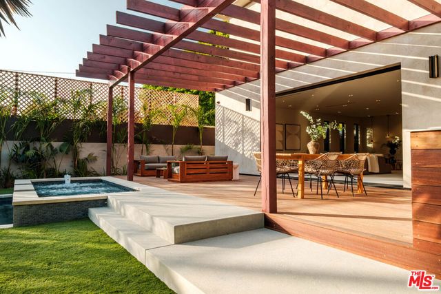 3951 Marcasel Avenue, Los Angeles, CA 90066