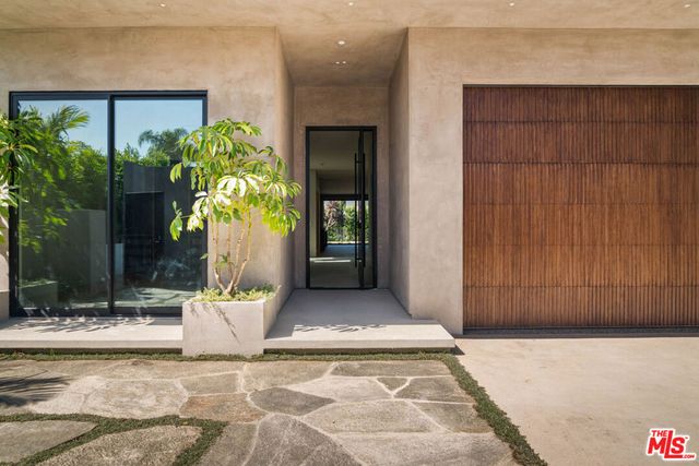 3951 Marcasel Avenue, Los Angeles, CA 90066