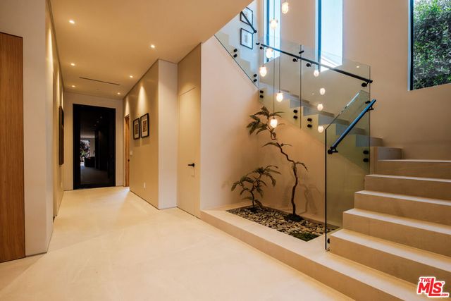 3951 Marcasel Avenue, Los Angeles, CA 90066