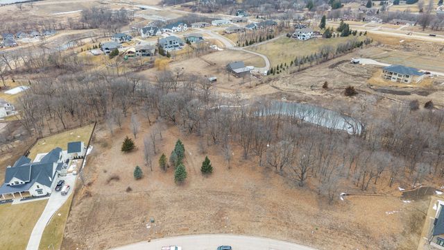 9647 Treehaven Drive, West Des Moines, IA 50266