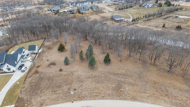 9647 Treehaven Drive, West Des Moines, IA 50266