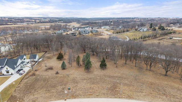 9647 Treehaven Drive, West Des Moines, IA 50266