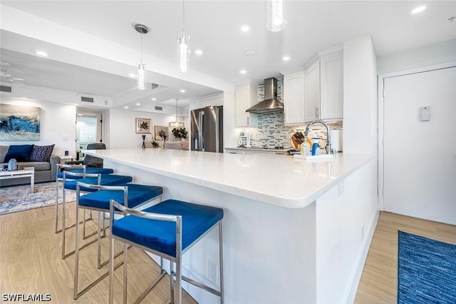 2900 Gulf Shore BLVD N 116, Naples, FL 34103