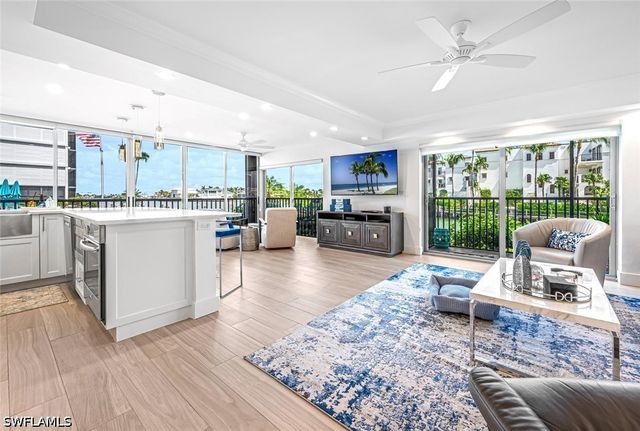 2900 Gulf Shore BLVD N 116, Naples, FL 34103