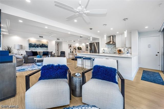 2900 Gulf Shore BLVD N 116, Naples, FL 34103