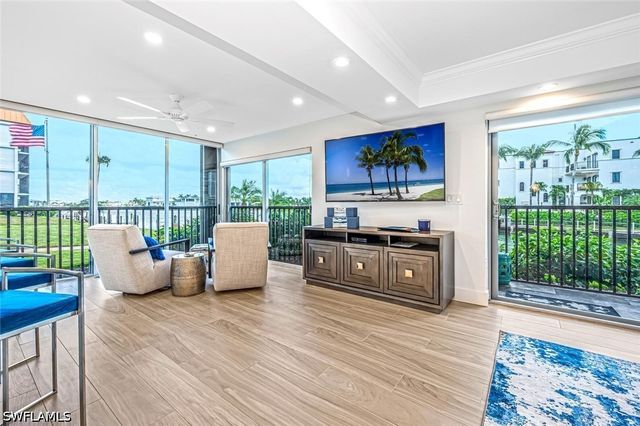 2900 Gulf Shore BLVD N 116, Naples, FL 34103