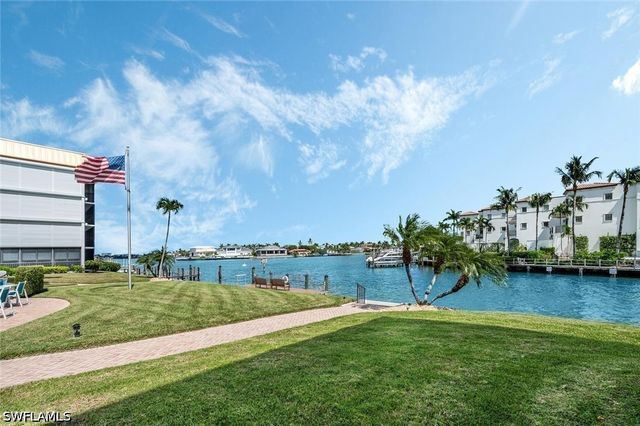 2900 Gulf Shore BLVD N 116, Naples, FL 34103