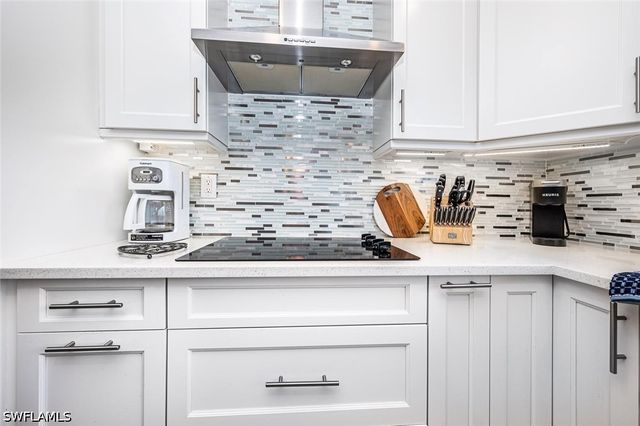 2900 Gulf Shore BLVD N 116, Naples, FL 34103