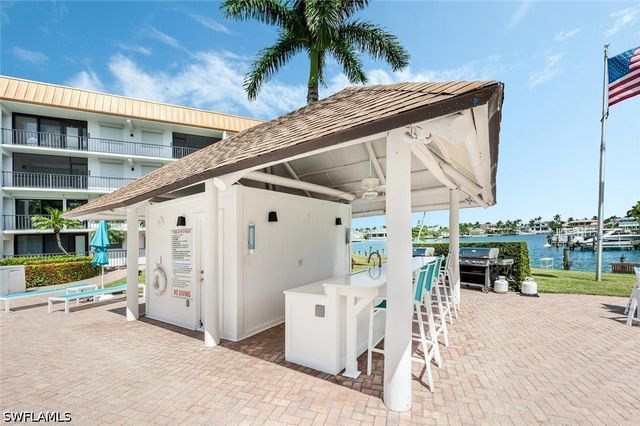 2900 Gulf Shore BLVD N 116, Naples, FL 34103