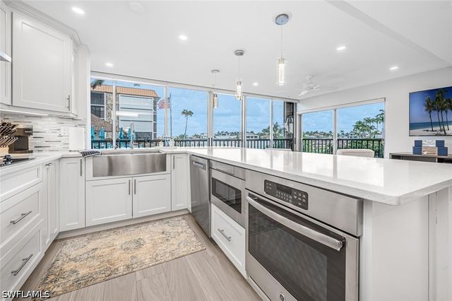 2900 Gulf Shore BLVD N 116, Naples, FL 34103